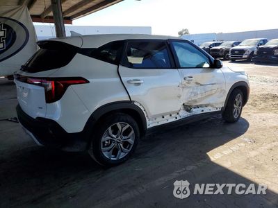 Trzecie zdjęcie samochodu z tyłu: 2026 KIA SELTOS LX VIN:KNDEPCAA4T7891416 - miniatura