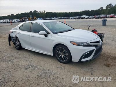 Czwarte zdjęcie samochodu z boku: 2022 TOYOTA CAMRY SE VIN:4T1G11AK7NU056448 - miniatura