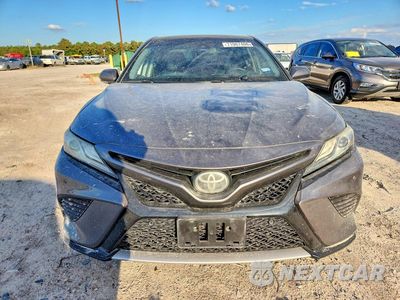 Piąte zdjęcie samochodu w środku: 2018 TOYOTA CAMRY XSE VIN:4T1B61HK5JU117629 - miniatura