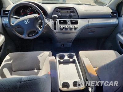 Zdjęcie 8 z 13 samochodu: 2005 HONDA ODYSSEY LX VIN:5FNRL38235B074205 - miniatura