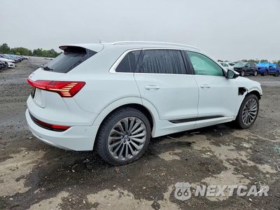 Trzecie zdjęcie samochodu z tyłu: 2019 AUDI E-TRON PRESTIGE VIN:WA1VABGE4KB019748 - miniatura