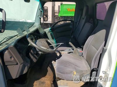 Zdjęcie 7 z 12 samochodu: 2009 ISUZU NPR BOX TRUCK VIN:4KLC4W1N49J802119 - miniatura