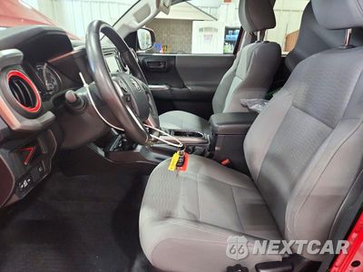 Zdjęcie 7 z 12 samochodu: 2019 TOYOTA TACOMA SR5 V6 VIN:3TMCZ5AN7KM272281 - miniatura