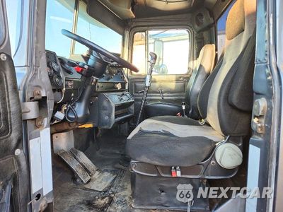 Zdjęcie 7 z 12 samochodu: 2001 MACK RD688S DUMP TRUCK VIN:1M2P267C01M055503 - miniatura