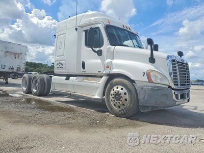 Czwarte zdjęcie samochodu z boku: 2012 FREIGHTLINER CASCADIA 1 - SEMI TRUCK VIN:1FUJGLDRXCSBB2296 - miniatura