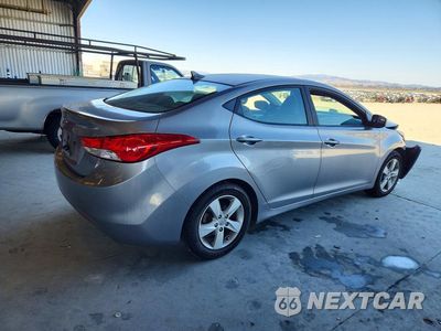Trzecie zdjęcie samochodu z tyłu: 2012 HYUNDAI ELANTRA GLS VIN:KMHDH4AE8CU356054 - miniatura