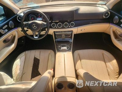 Zdjęcie 8 z 12 samochodu: 2017 MERCEDES-BENZ E 300 4MATIC VIN:WDDZF4KB0HA166011 - miniatura