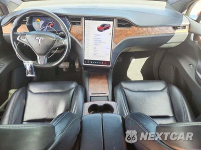 Zdjęcie 8 z 12 samochodu: 2018 TESLA MODEL X VIN:5YJXCDE2XJF142611 - miniatura