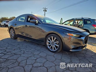 Czwarte zdjęcie samochodu z boku: 2021 MAZDA 3 PREFERRED VIN:JM1BPBCLXM1330086 - miniatura