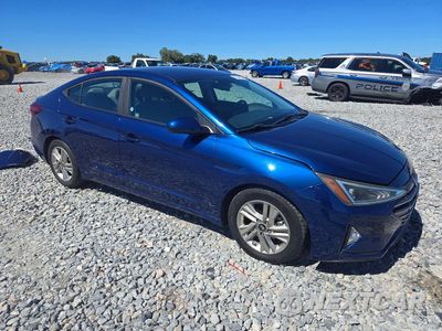 Czwarte zdjęcie samochodu z boku: 2019 HYUNDAI ELANTRA SEL VIN:5NPD84LF7KH484031 - miniatura