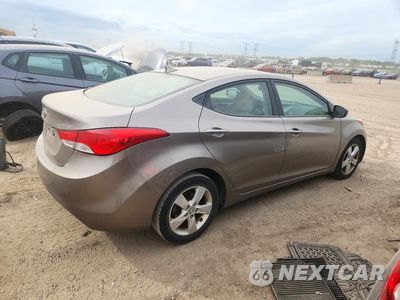 Trzecie zdjęcie samochodu z tyłu: 2013 HYUNDAI ELANTRA GLS VIN:5NPDH4AEXDH238362 - miniatura