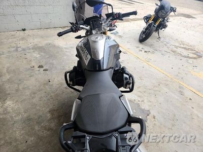 Zdjęcie 6 z 8 samochodu: 2022 BMW R 1250 R VIN:WB10J7304N6F65406 - miniatura