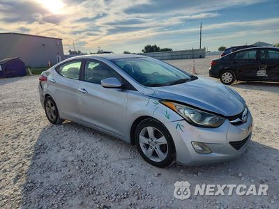 Czwarte zdjęcie samochodu z boku: 2013 HYUNDAI ELANTRA GLS VIN:5NPDH4AE9DH297404 - miniatura