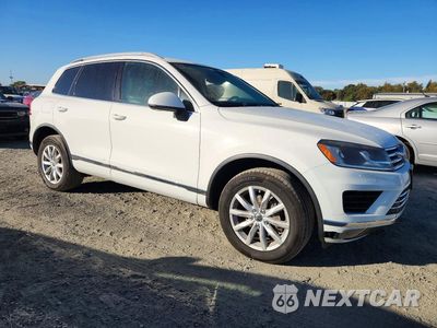 Czwarte zdjęcie samochodu z boku: 2016 VOLKSWAGEN TOUAREG SPORT VIN:WVGEF9BP4GD002397 - miniatura