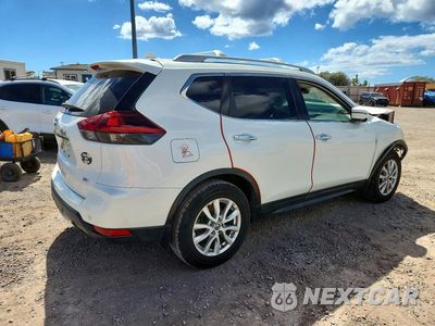 Trzecie zdjęcie samochodu z tyłu: 2020 NISSAN ROGUE SV VIN:5N1AT2MT2LC742135 - miniatura