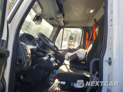 Zdjęcie 7 z 13 samochodu: 2025 FREIGHTLINER BUSINESS CLASS M2 REFRIGERATED BOX TRUCK VIN:1FVACWFC1SHVT7775 - miniatura