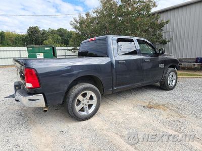 Trzecie zdjęcie samochodu z tyłu: 2019 RAM 1500 CLASSIC TRADESMAN VIN:1C6RR6KG8KS552242 - miniatura