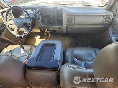 Zdjęcie 8 z 12 samochodu: 2006 CHEVROLET SILVERADO K3500 VIN:1GCJK33D76F221549 - miniatura