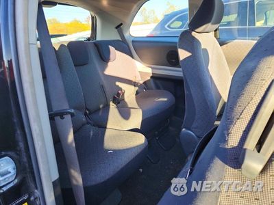 Zdjęcie 10 z 12 samochodu: 2010 TOYOTA YARIS BASE VIN:JTDJT4K34A5296753 - miniatura