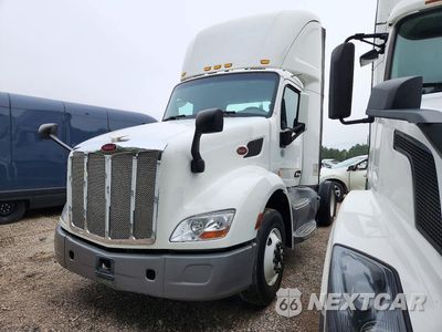 2018 PETERBILT 579 SEMI TRUCK 1XPBA48X9JD446445 - główne zdjęcie licytacji z USA - miniatura