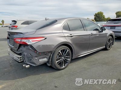 Trzecie zdjęcie samochodu z tyłu: 2020 TOYOTA CAMRY XSE VIN:4T1K61AK5LU866525 - miniatura