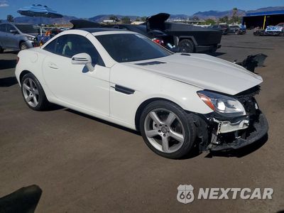 Czwarte zdjęcie samochodu z boku: 2015 MERCEDES-BENZ SLK 250 VIN:WDDPK4HA6FF104517 - miniatura