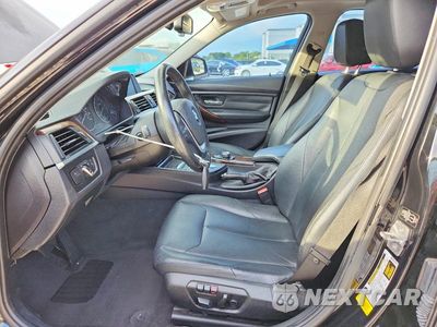 Zdjęcie 7 z 12 samochodu: 2014 BMW 328 I VIN:WBA3A5C52EF604990 - miniatura
