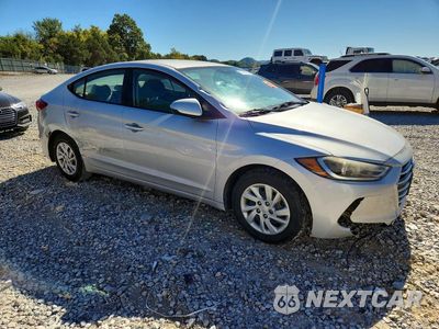 Czwarte zdjęcie samochodu z boku: 2017 HYUNDAI ELANTRA SE VIN:KMHD74LF9HU110520 - miniatura