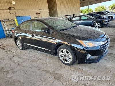 Czwarte zdjęcie samochodu z boku: 2019 HYUNDAI ELANTRA SEL VIN:KMHD84LF8KU832002 - miniatura