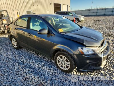 Czwarte zdjęcie samochodu z boku: 2019 CHEVROLET SONIC LS VIN:1G1JB5SBXK4128275 - miniatura