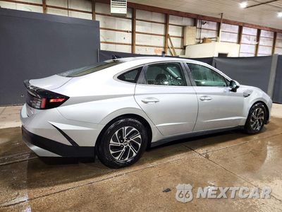 Trzecie zdjęcie samochodu z tyłu: 2026 HYUNDAI SONATA HYBRID BLUE VIN:KMHL24JJ0TA165983 - miniatura
