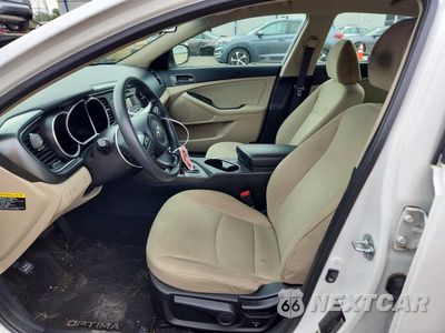 Zdjęcie 8 z 13 samochodu: 2015 KIA OPTIMA LX VIN:KNAGM4A79F5593663 - miniatura