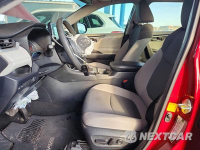 Zdjęcie 7 z 13 samochodu: 2020 TOYOTA RAV4 XLE VIN:2T3W1RFV6LW057690 - miniatura