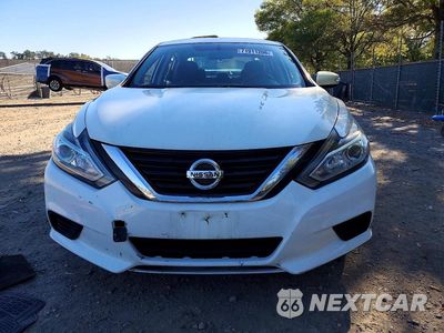 Piąte zdjęcie samochodu w środku: 2018 NISSAN ALTIMA 2.5 S VIN:1N4AL3AP7JC104922 - miniatura