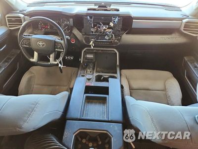 Zdjęcie 8 z 12 samochodu: 2023 TOYOTA TUNDRA SR5 VIN:5TFLA5DAXPX104233 - miniatura