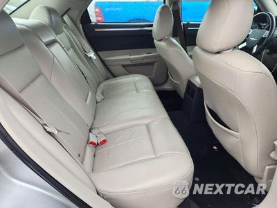 Zdjęcie 10 z 12 samochodu: 2007 CHRYSLER 300 TOURING VIN:2C3LA53G47H833505 - miniatura