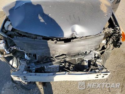 Zdjęcie 11 z 13 samochodu: 2012 TOYOTA PRIUS FOUR VIN:JTDKN3DU1C1529982 - miniatura