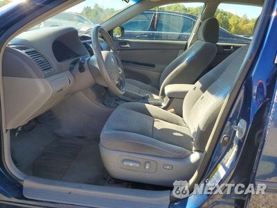 Zdjęcie 7 z 13 samochodu: 2005 TOYOTA CAMRY LE VIN:4T1BE32K75U071749 - miniatura