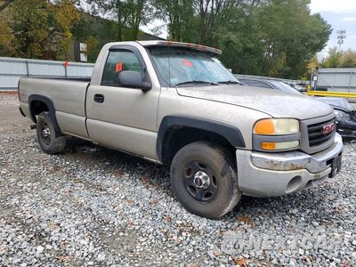 Czwarte zdjęcie samochodu z boku: 2004 GMC NEW SIERRA K1500 VIN:1GTEK14V24Z272840 - miniatura