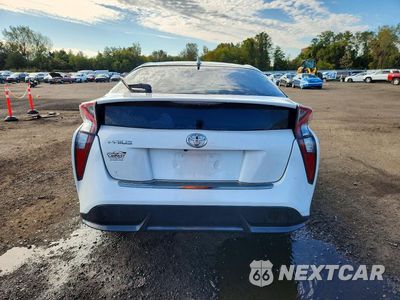 Zdjęcie 6 z 12 samochodu: 2016 TOYOTA PRIUS THREE TOURING VIN:JTDKARFU6G3013509 - miniatura