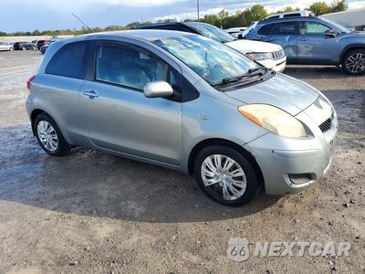 Czwarte zdjęcie samochodu z boku: 2010 TOYOTA YARIS BASE VIN:JTDJT4K31A5282311 - miniatura