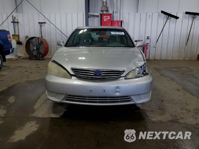Piąte zdjęcie samochodu w środku: 2006 TOYOTA CAMRY LE VIN:4T1BE30K56U730240 - miniatura