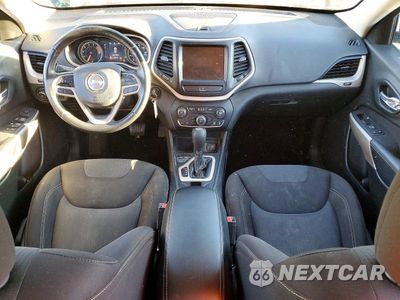 Zdjęcie 8 z 13 samochodu: 2017 JEEP CHEROKEE LATITUDE VIN:1C4PJLCS2HD221484 - miniatura