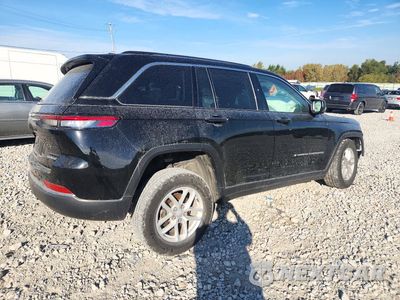 Trzecie zdjęcie samochodu z tyłu: 2023 JEEP GRAND CHEROKEE LAREDO VIN:1C4RJHAG3P8910302 - miniatura