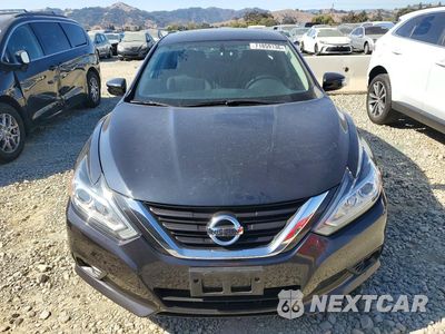 Piąte zdjęcie samochodu w środku: 2018 NISSAN ALTIMA 2.5 SV VIN:1N4AL3AP7JC141159 - miniatura