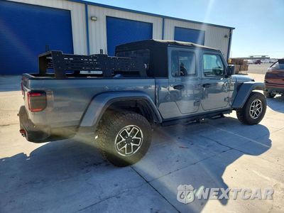 Trzecie zdjęcie samochodu z tyłu: 2025 JEEP GLADIATOR RUBICON VIN:1C6RJTBG3SL549054 - miniatura