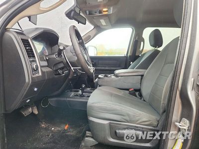 Zdjęcie 7 z 12 samochodu: 2013 RAM 2500 ST VIN:3C6UR5CL1DG552478 - miniatura