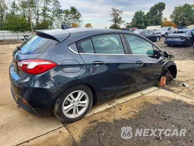 Trzecie zdjęcie samochodu z tyłu: 2018 CHEVROLET CRUZE LT VIN:3G1BE6SM4JS587948 - miniatura