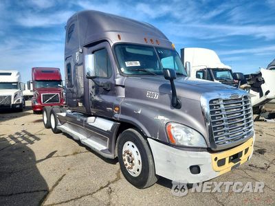 Czwarte zdjęcie samochodu z boku: 2008 FREIGHTLINER CASCADIA SEMI TRUCK VIN:1FUJGLCK78LZ65858 - miniatura