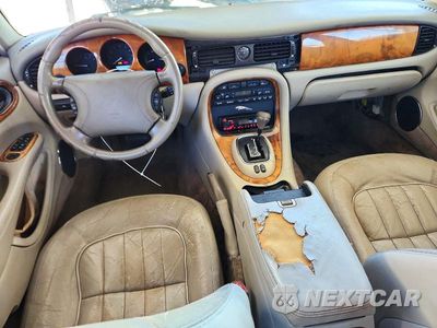 Zdjęcie 8 z 12 samochodu: 1998 JAGUAR XJ8 VIN:SAJHX1241WC825140 - miniatura
